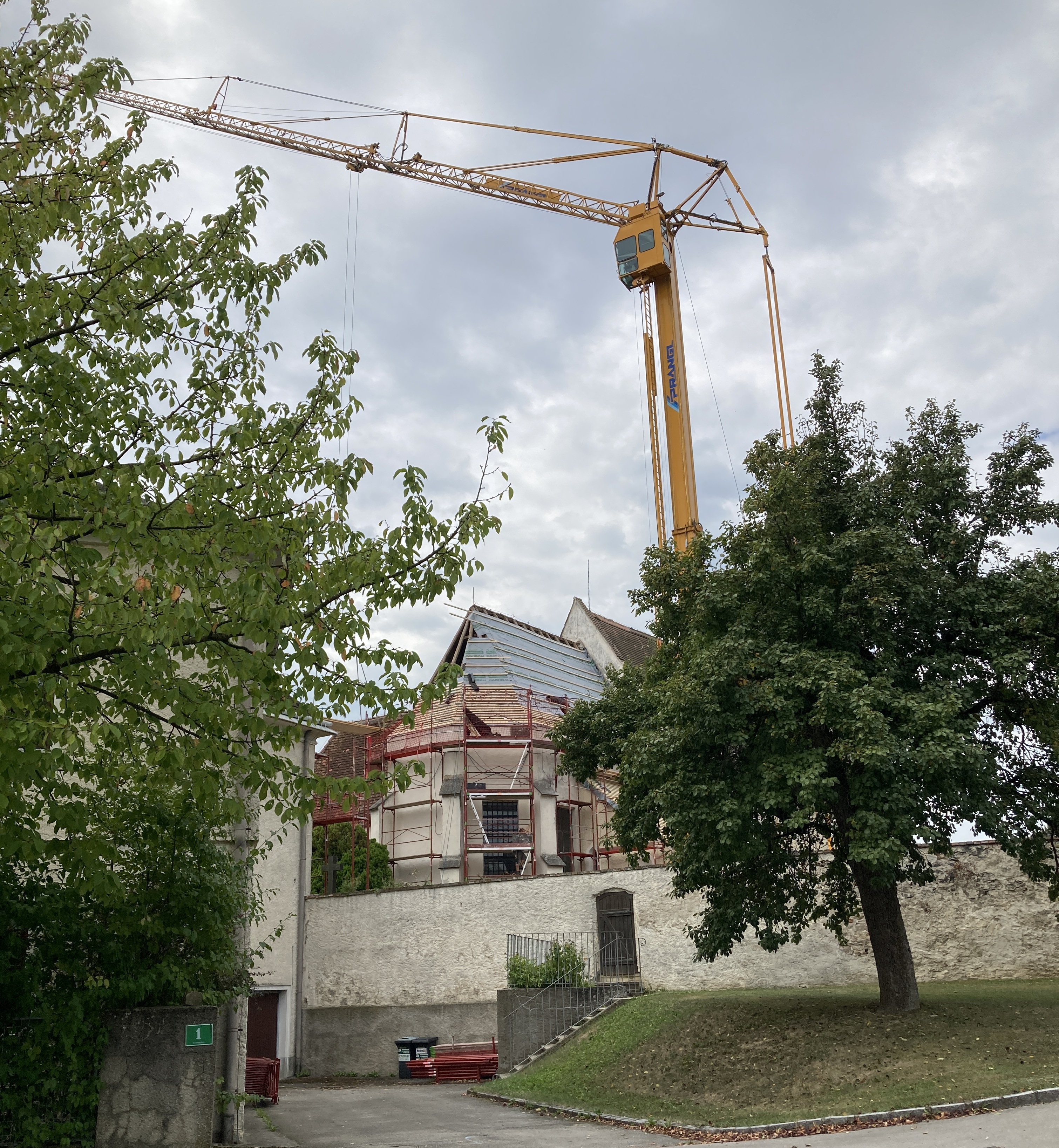 kirchendach12-13.09.jpg